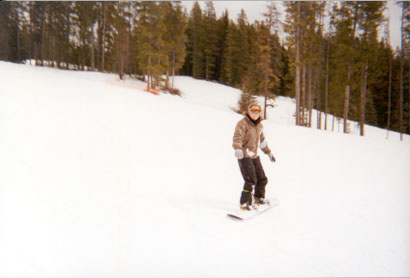 Caroline snowboarding