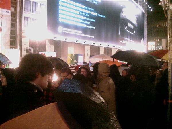 The crowds and dominoes