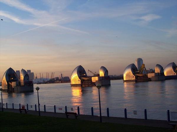 The Barrier at dusk I